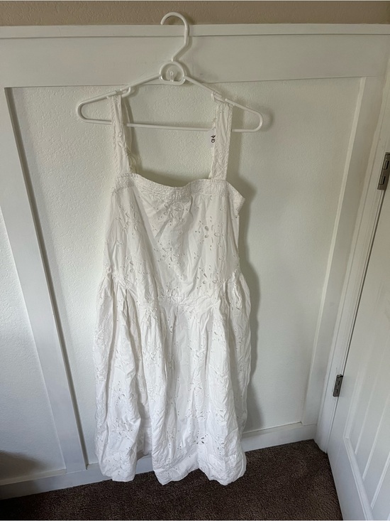 Free People Dresses & Skirts - Free People Women's Small White Eyelet Embroidered Midi Sundress.